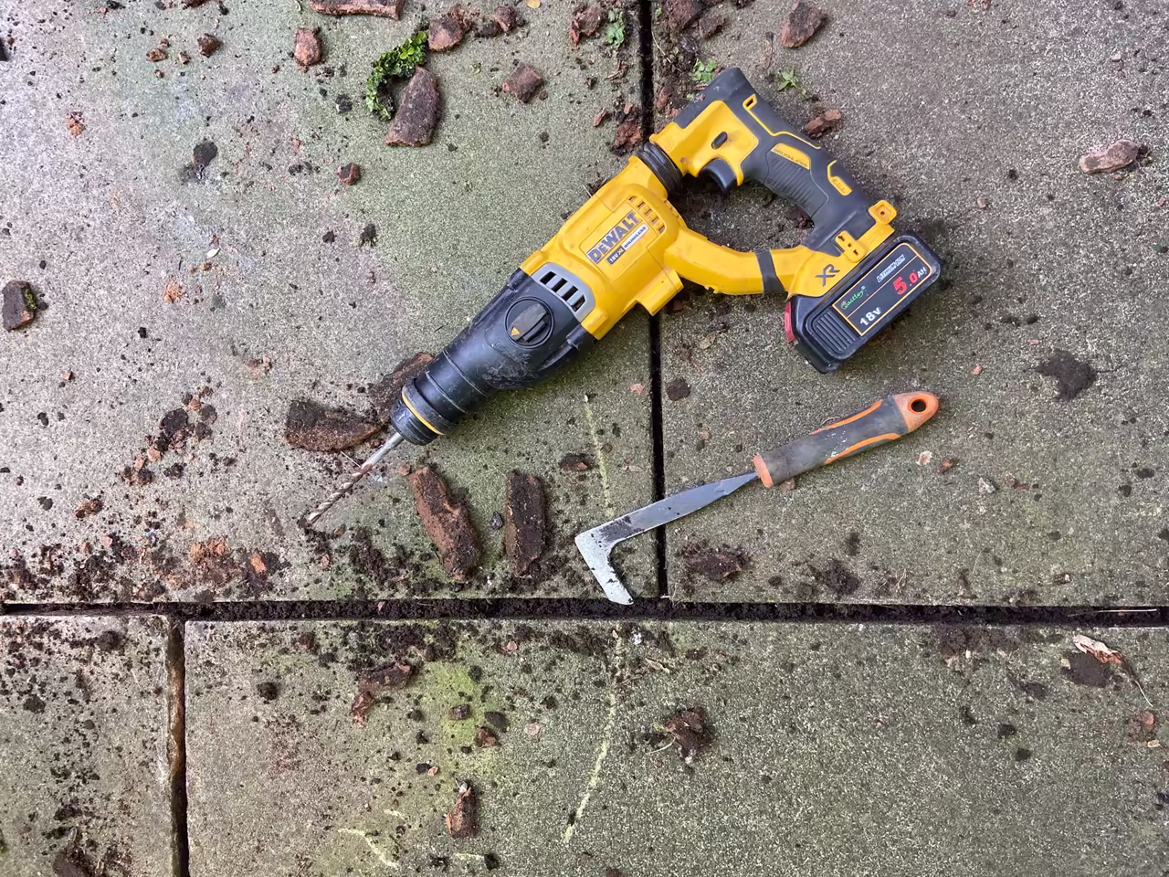 Patio paving joints in Edinburgh, ready for re-pointing